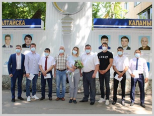 Мэр города принял участие в торжественном открытии обновленной Доски Почета «Спортивная честь и слава города Горно-Алтайска»